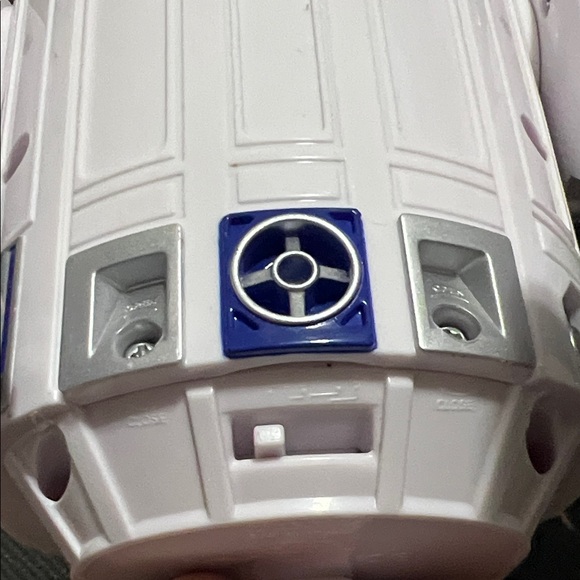 Star Wars R2-D2 interactive droid. - Picture 2 of 2